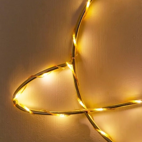Saturn Light Sculpture from Urban outfitters - Picture 3 of 5